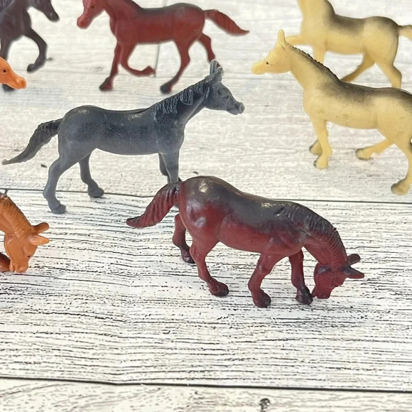 VTG Lot Of 8 Miniature Horse Figurines China Mixed Colors Poses Plastic Lot #3 - Picture 4 of 7